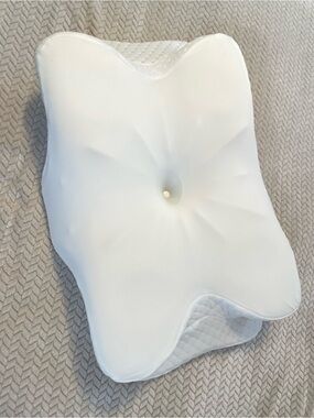 Neck support pillow in great condition Oeko Tex brand